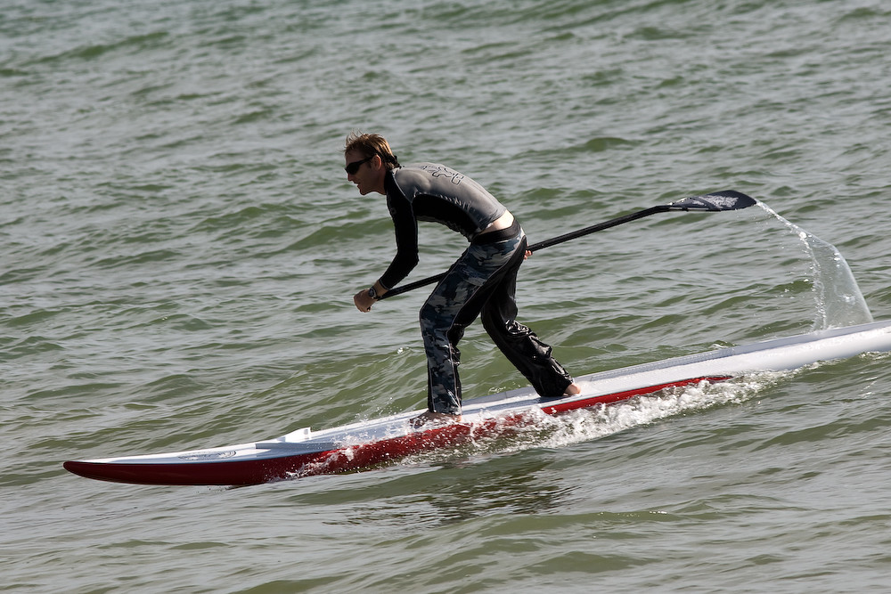 Surfing a racing SUP
